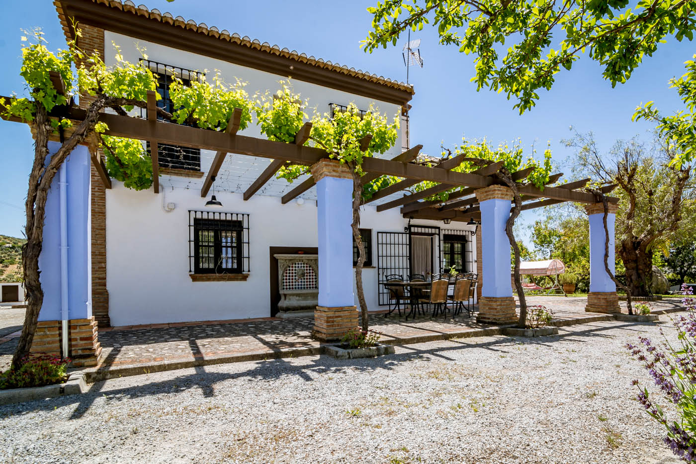Propiedad vista desde la zona de estacionamiento